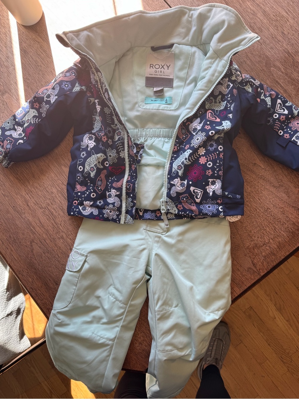 Roxy Girls 2-Piece Winter Snowsuit ❄️🩵 2T